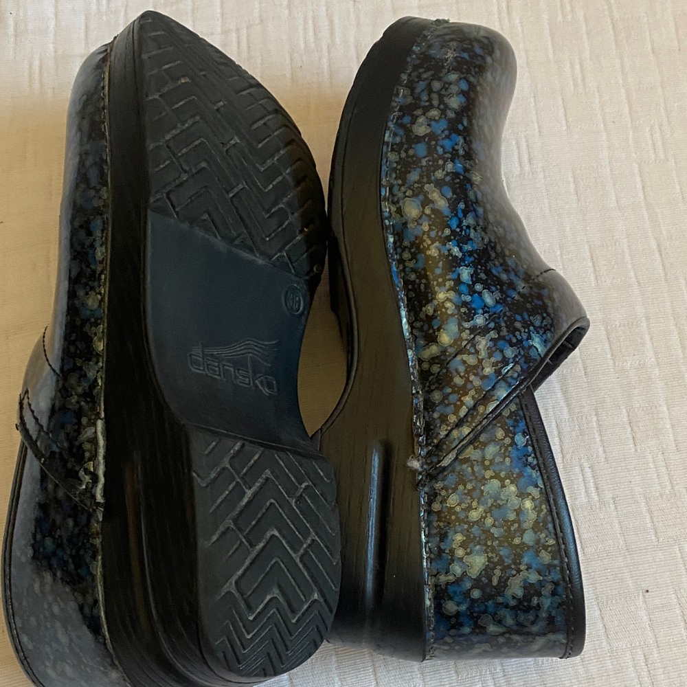 DANSKO Black Blue Multi-Pattern Clogs - image 7